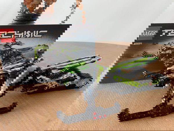 LEGO TECHNIC 42021 SNOWMOBILE