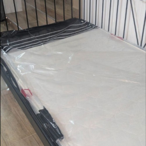 Iron bed frame with mattress like new 0.90x2.00 m