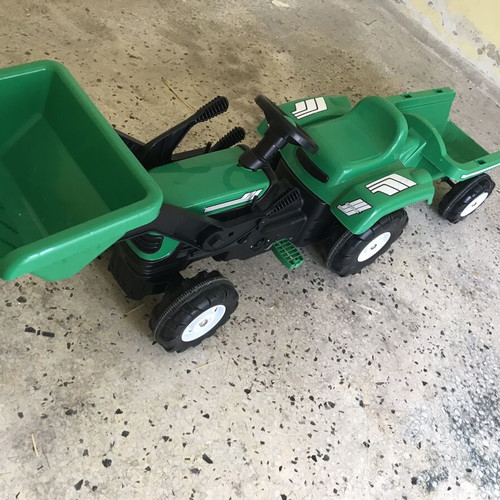 Tractor with trailer like new