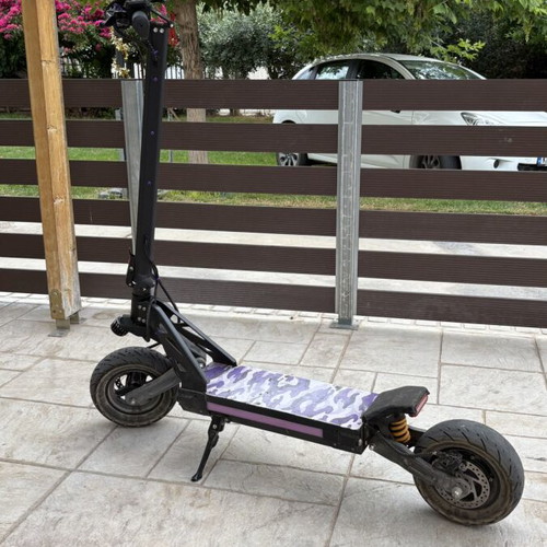 Electric Scooter used with 11-inch wheels and tubeless tires
