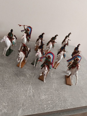 Indian horsemen figures used, set of 11