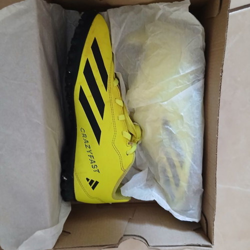 Adidas football shoes, yellow, sizes 35-36