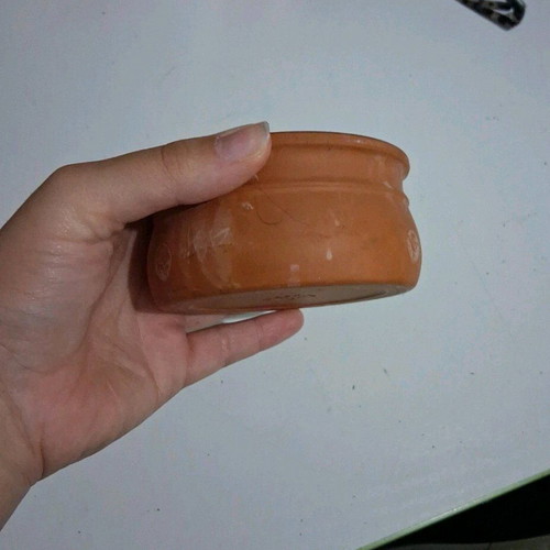 Small terracotta container like new, 10cm diameter