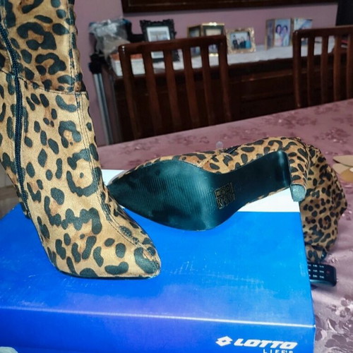 Leopard print boots new, size 39, black and brown