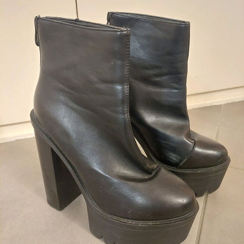 High-heeled ankle boots used, size 38, black