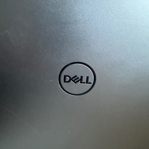 Dell Vostro P92G i5 8265u 256 GB като нов