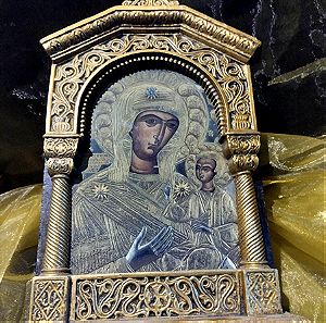 Εικόνα Παναγίας σε ξύλο με σκαλιστή χρυσή κορνίζα