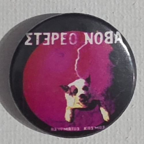 Stereo Nova No1 pin badge