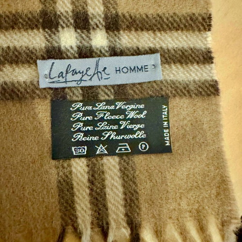 Galléries Lafayette 100% wool scarf like new, beige