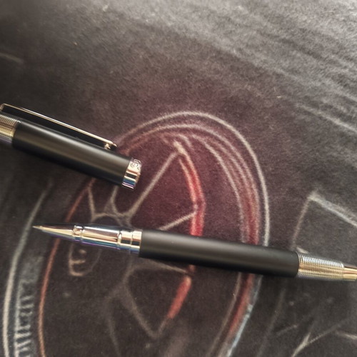 Cerruti 1881 Albion Black Rollerball Pen like new