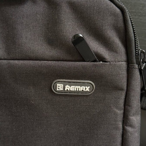 Remax laptop case like new for 13-inch or smaller