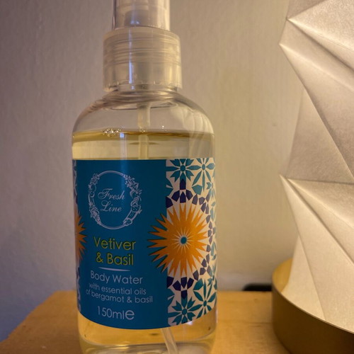 Body water Fresh Line με αιθέρια έλαια περγαμόντου και βασιλικού 150 ml σαν καινούργιο