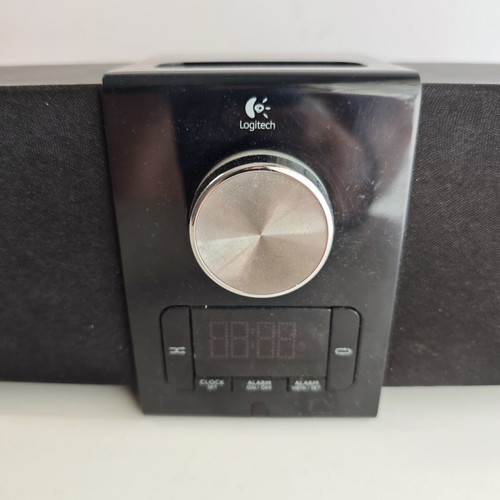 Logitech S140i Pure-Fi Express Plus speaker dock used with clock and alarm