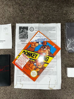 Donkey Kong Nintendo NES used with Greek instructions and complete set