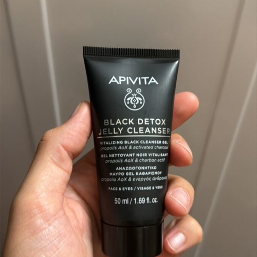 Apivita Black Detox Jelly Cleanser new