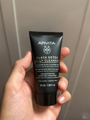 Apivita Black Detox Jelly Cleanser new