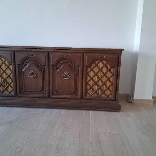 Furniture radio with built-in turntable, excellent condition
