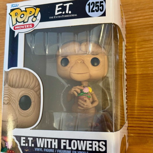 Funko Pop! E.T. with Flowers #1255 new 40th Anniversary