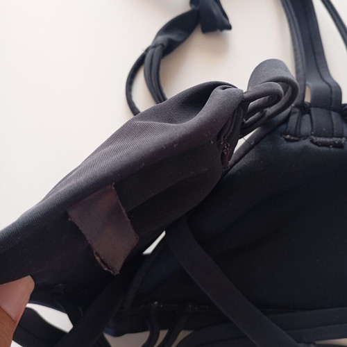 Med bikini top 75b like new, black