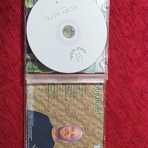 Moby 8 CD set like new, electronic genre