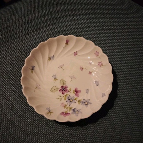 Wavy round plate from Haviland Limoges like new