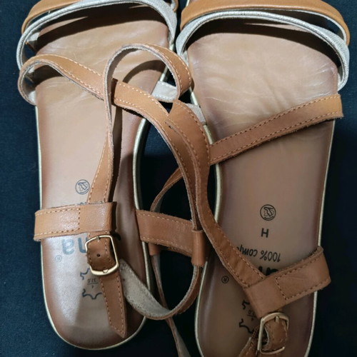 Sandals used with leather super comfort insole, size 37, beige and silver straps
