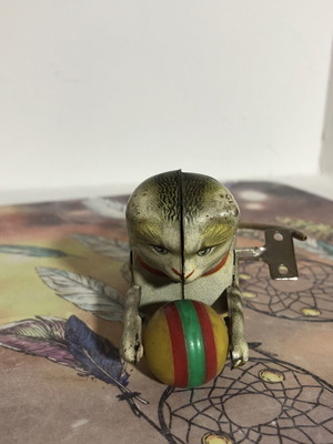 Vintage Original Clockwork Kohler Cat with Ball Tin Plate Toy