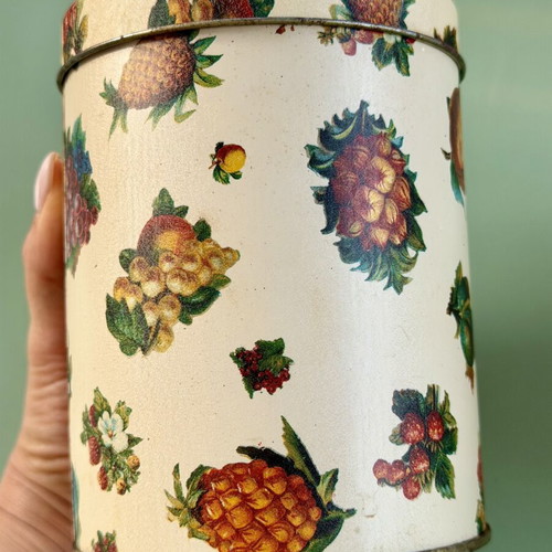 Vintage airtight tins set of 2, used