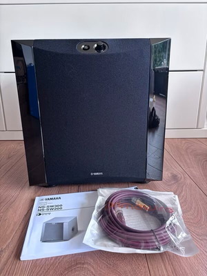 Yamaha NS-SW300 active subwoofer piano black, brand new