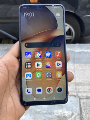 Redmi Note 13 128Go like new with minor screen crack