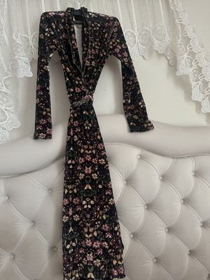 Nidodileda kimono one size like new, velvet