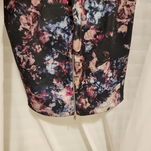 Σετ Zara all day με μπλούζα ριπ μπλε και ελαστική φούστα pencil