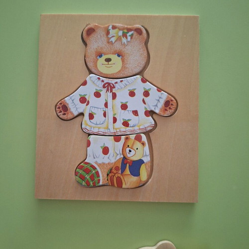 Bear puzzle used with 6 different bears