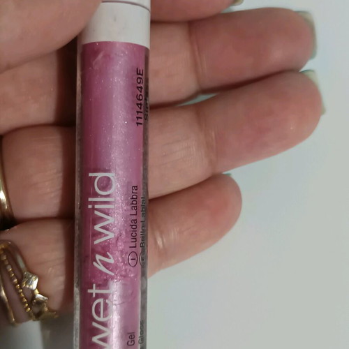 Wet and Wild lip gloss new, pink summer shade with glitter