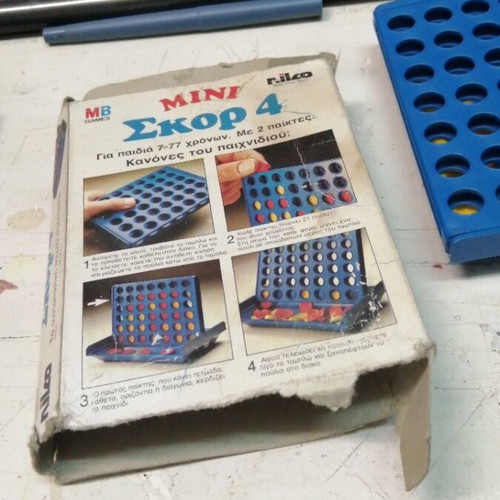 Mini Skor 4 board game used by NIKO MB GAMES
