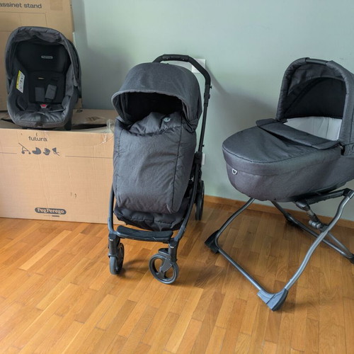 Peg Perego Futura Modular 3 in 1 stroller system like new with bassinet stand