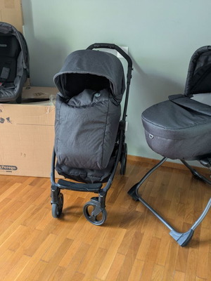 Peg Perego Futura Modular 3 in 1 stroller system like new with bassinet stand