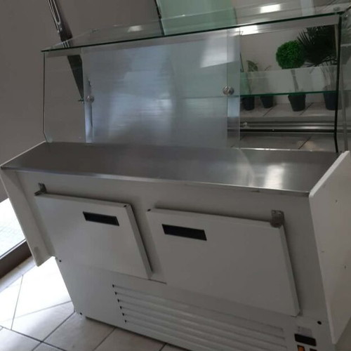 Dominox Via 159-20 Display Case with Forced Cooling Like New