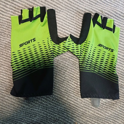 Bicycle gloves new, size Medium