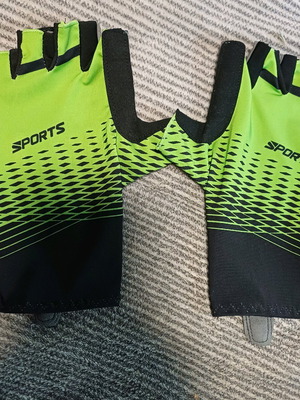 Bicycle gloves new, size Medium