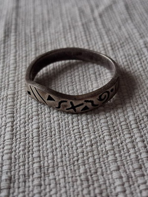 925 Silver Ring used with wavy design and engraved symbols