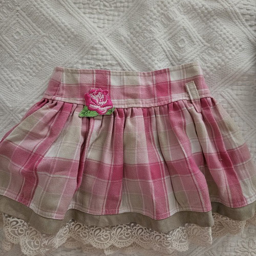 Girls' clothes used, 3 skirts and 1 Benetton pullover for ages 1-3