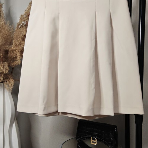 Mini skirt skater by Mind Matter like new, beige, size M