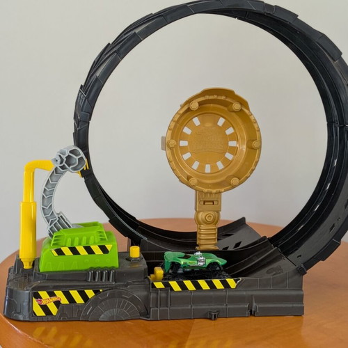 Hot Wheels playset used