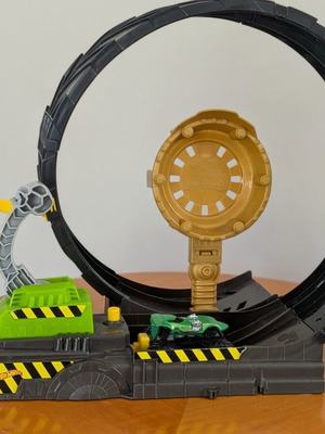 Hot Wheels playset used