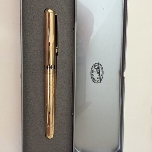 Pen like new, unused with box imperfections