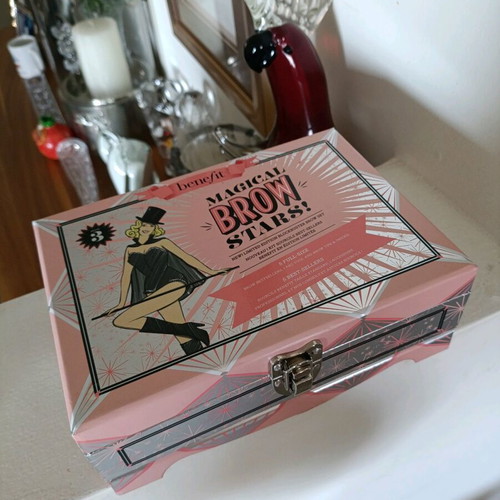 Benefit collectible box with metal clasp like new