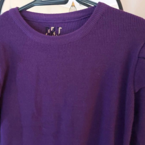 Doretta purple pullover with ruffles new