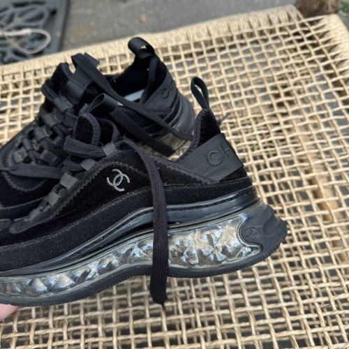 Women’s sneakers size 38, very good condition, black