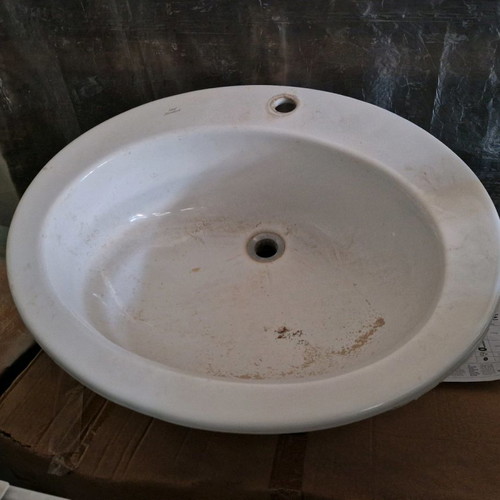 Ideal Standard sink used with valve